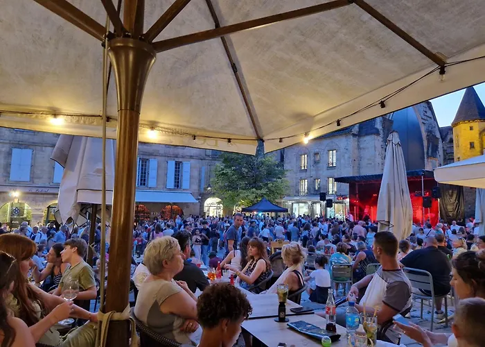 La Parenthese Сарла-ла-Канеда